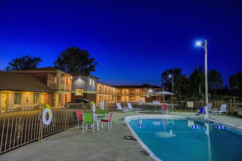 Aarya Hotel By Niagara Fashion Outlets 5