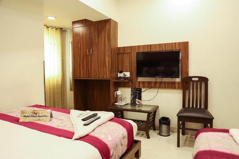 Hotel Plaza Executive Kurla 5