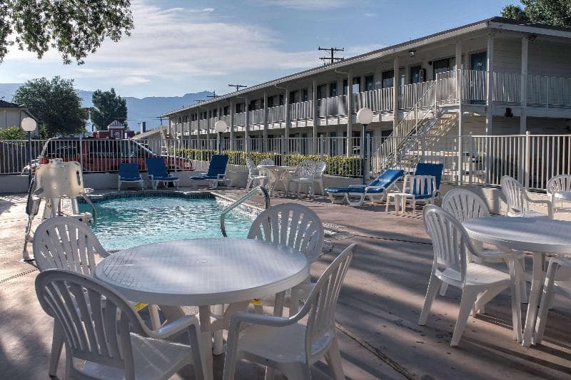 Motel 6 Bishop 3