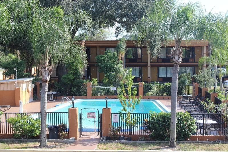 Tampa Inn Near Busch Gardens photo 1