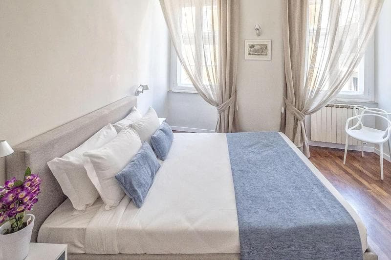 Little Queen Relais 3