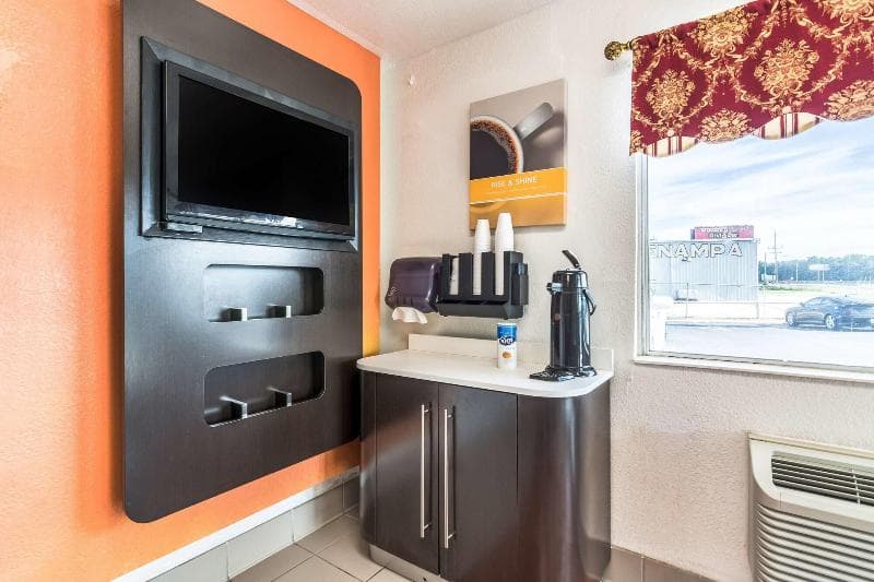 Motel 6 Lumberton photo 1