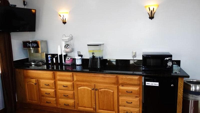Savannah Inn photo 1