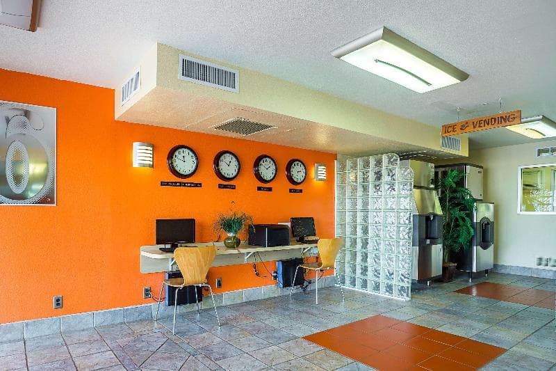 Motel 6 Holbrook main