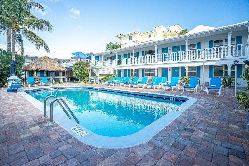 Carriage House Resort 4