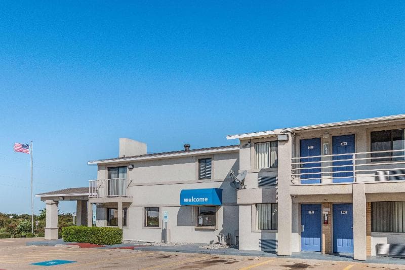 Motel 6 Dallas De Soto Lancaster 5