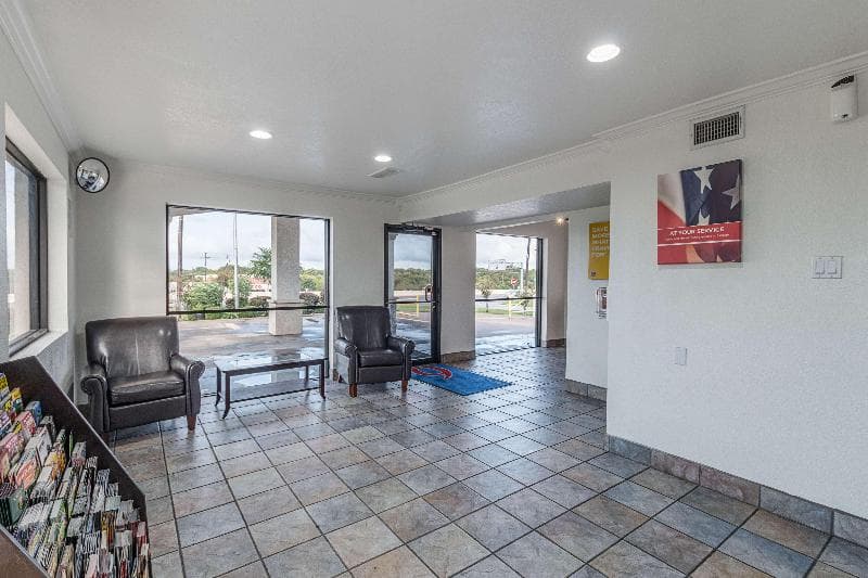 Motel 6 Dallas De Soto Lancaster 4