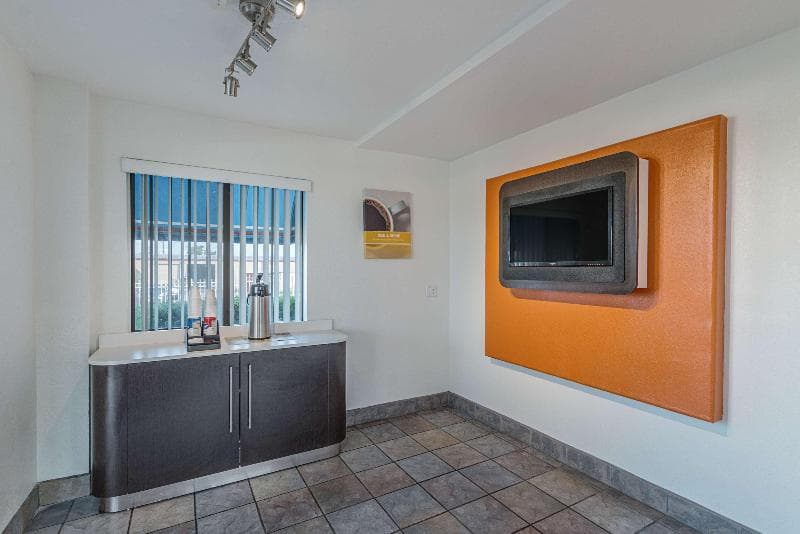Motel 6 Dallas De Soto Lancaster photo 1