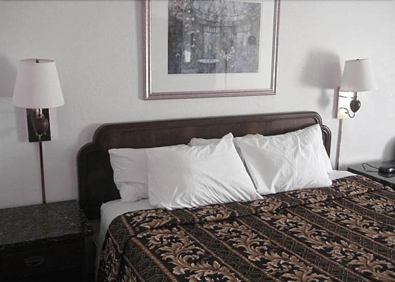 Executive Inn 3