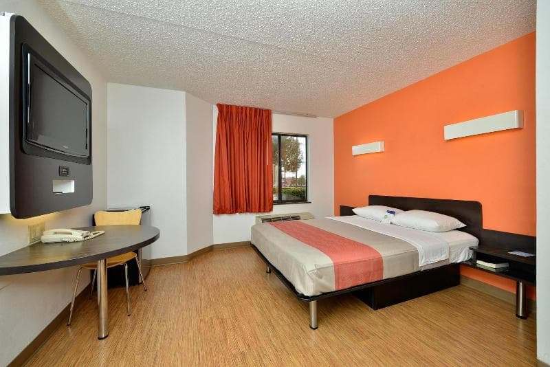 Motel 6 West Plano 3