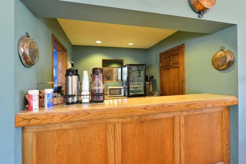 Americas Best Value Inn Columbus 3