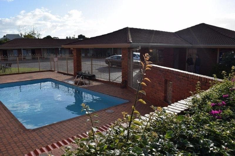 Australian Settlers Motor Inn 5