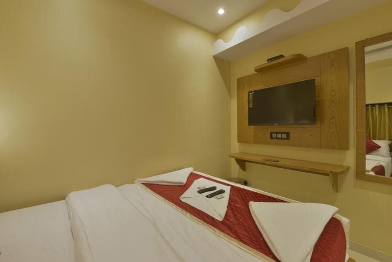 Hotel Residency Park main