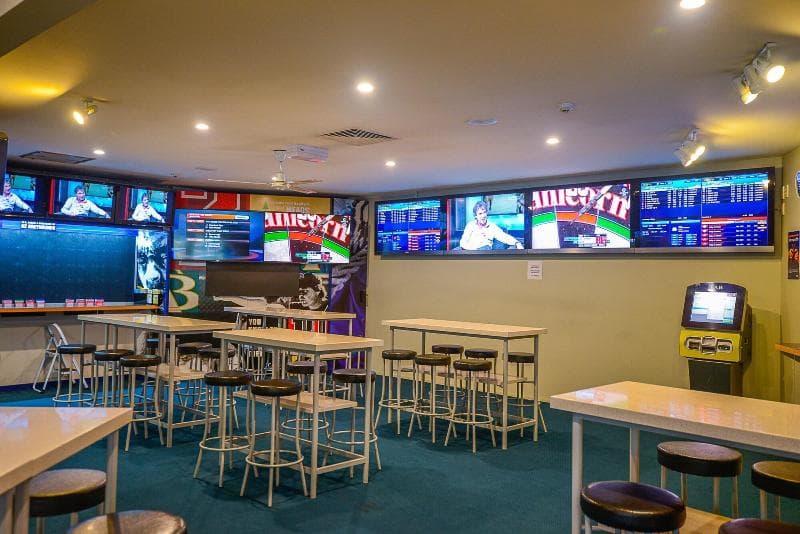 Racecourse Hotel & Motor Lodge photo 1