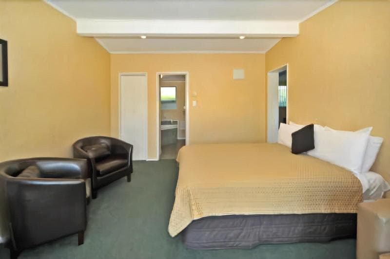 A'la Vista Motel 5