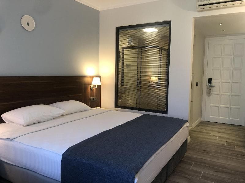 Bronze Hotel - Adults Only 4