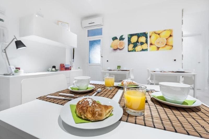 Zero Room & Breakfast main