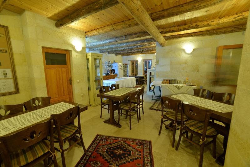 Canyon Cave Hotel 3