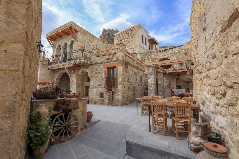 Abu Hayat Cave Suites 2