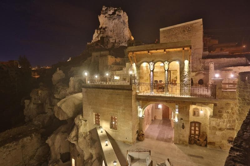 Abu Hayat Cave Suites 5