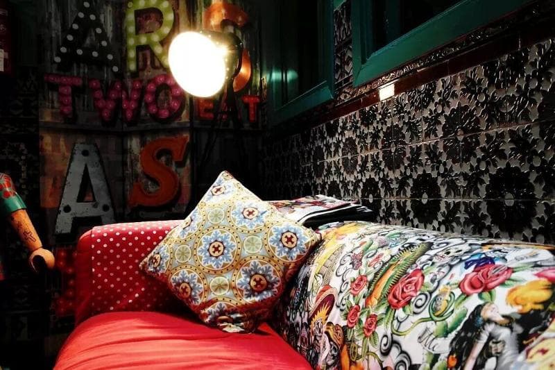 Sevilla Kitsch Hostel Art (Adults Only) photo 1