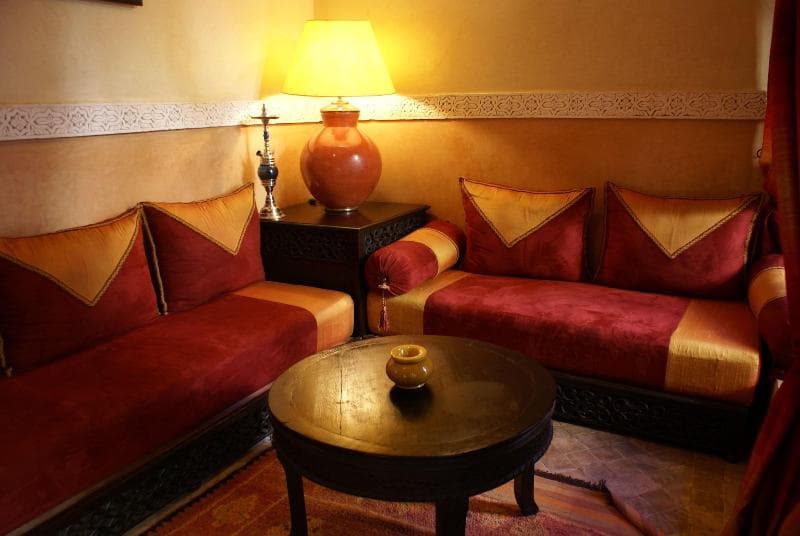 Riad Nabila main