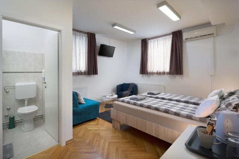 Hostel Bureau 5