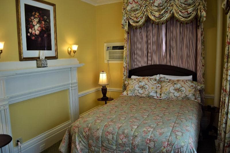 The Bellevue Manor 3