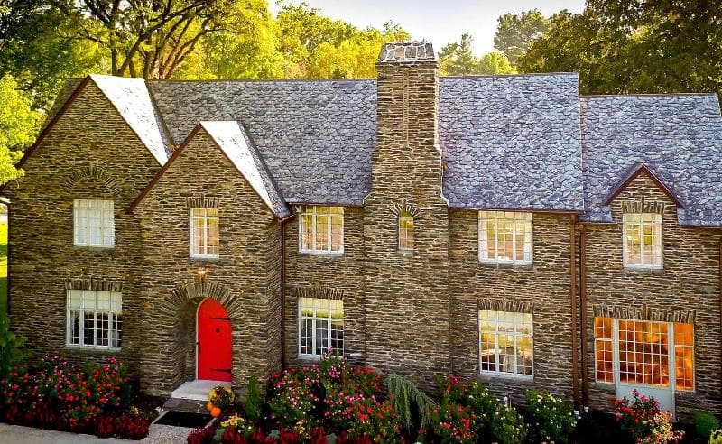 The Manor On Front Bed And Breakfast 4