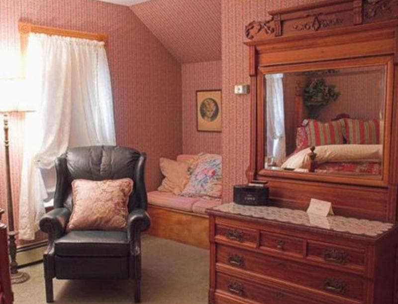 White Lace Inn 3