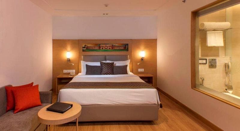 Lemon Tree Hotel Lucknow 5