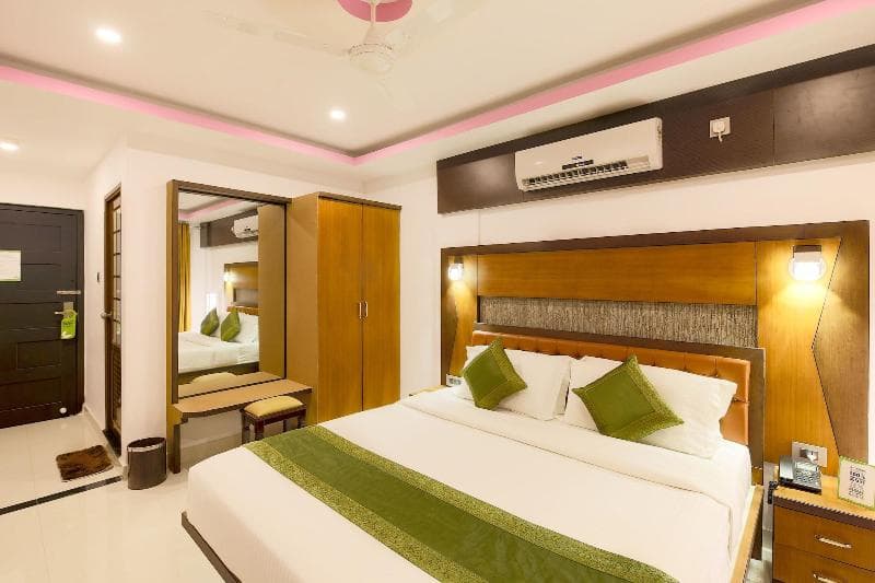 Treebo Tryst Palmyra Grand Suite 4