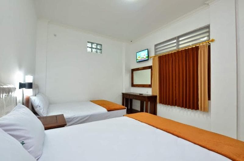 Hotel Bukit Uhud Yogyakarta main