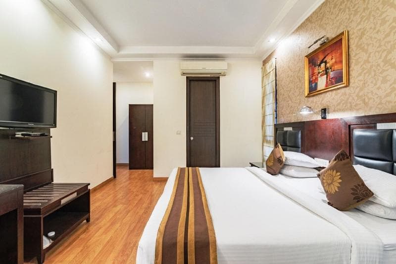 Royal Residence On Mg Road 4