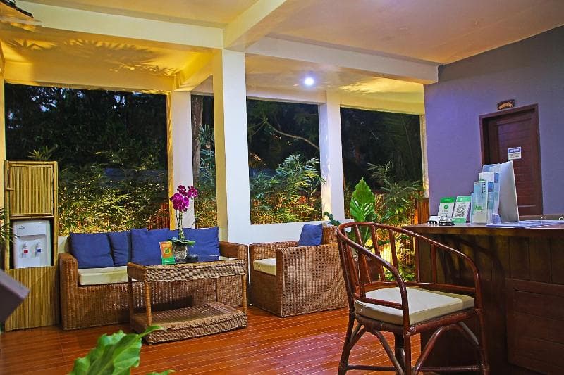 Last Frontier Beach Resort - Adults Only 5