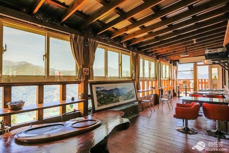 Dingdaiglass Villa main