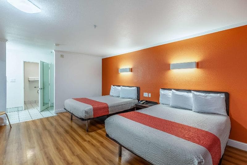 Motel 6 Lodi 4