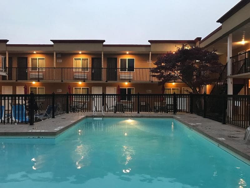 Sahara Courtyard Inn Penticton main