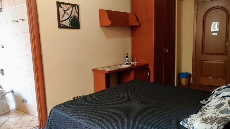 Nicolas Inn 5