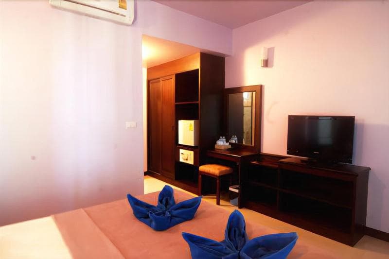 Lanta Bee Garden Resort main