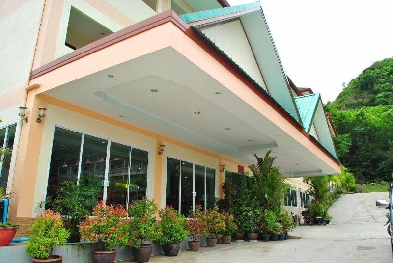 Karon Village Hotel & Bungalow 4