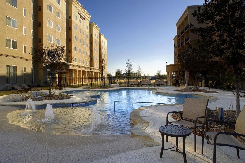 Courtyard By Marriott San Antonio Six Flags At The Rim 3