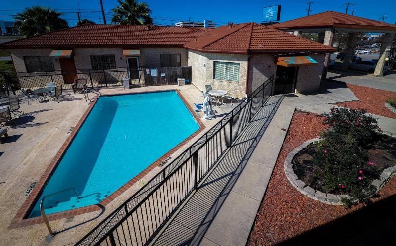 University Inn & Suites main