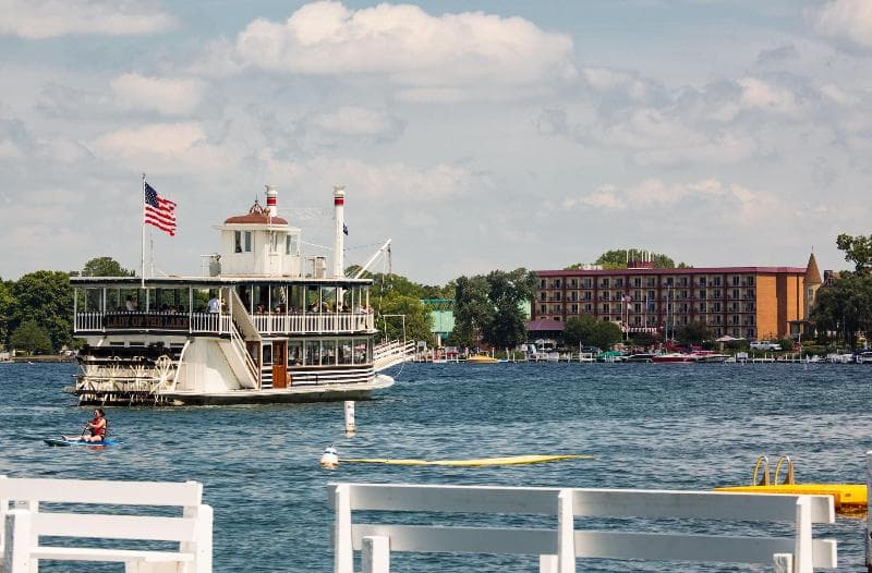Harbor Shores On Lake Geneva photo 1