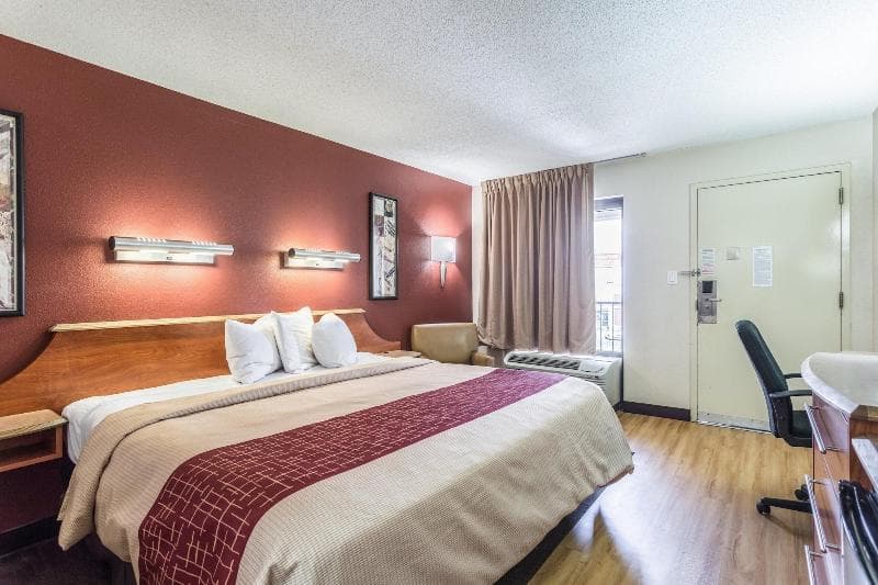 Red Roof Inn Bowling Green 3