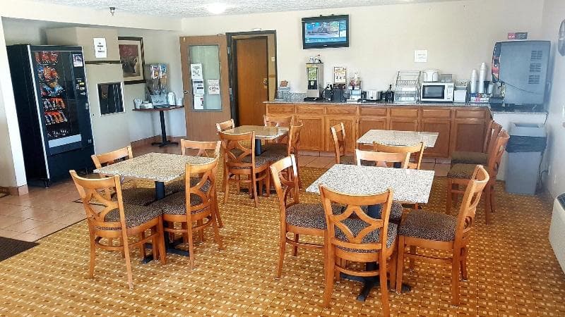 Rodeway Inn main