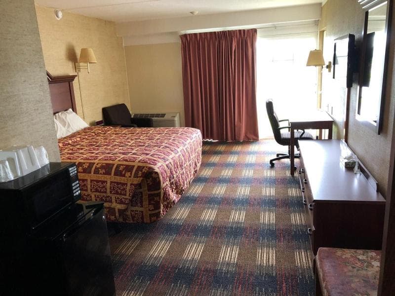 Red Carpet Inn North Syracuse 4