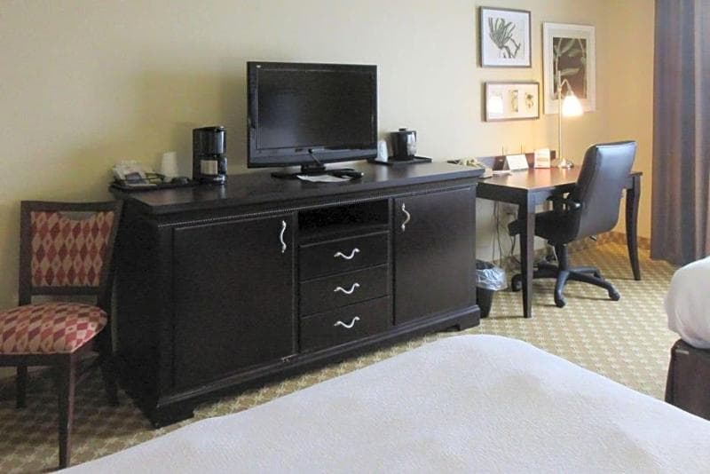 Quality Inn & Suites 4