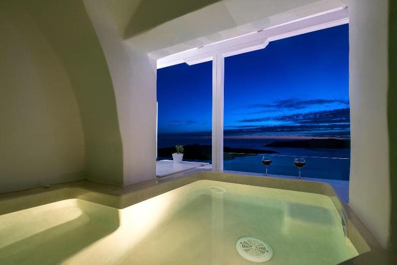 Iriana Suites photo 1