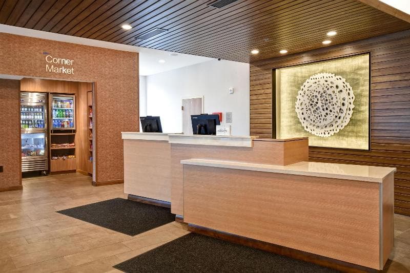 Fairfield Inn Suites By Marriott Milwaukee North 5